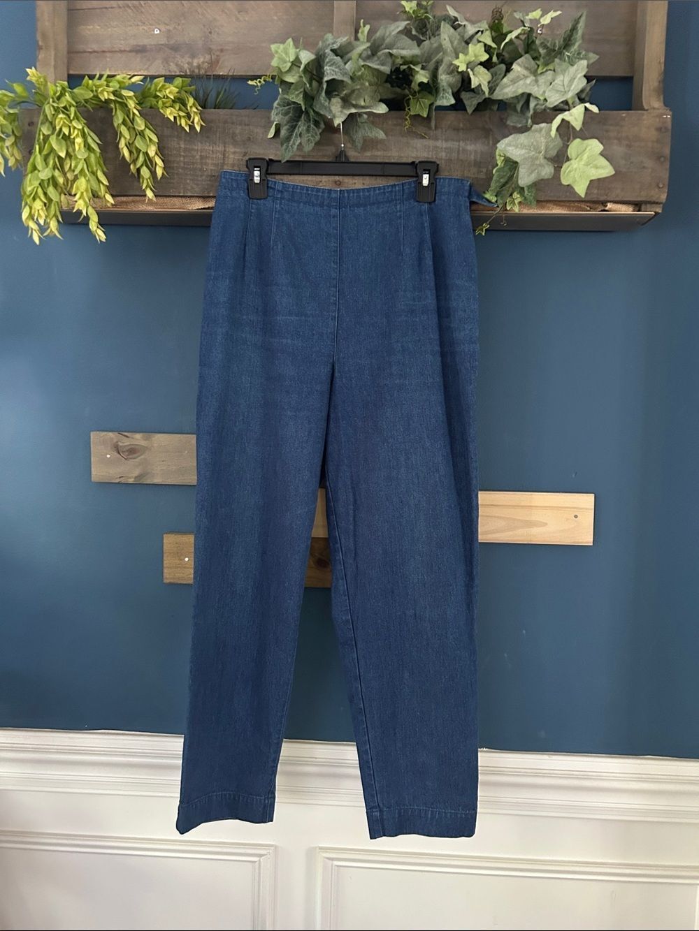 Talbots Dark Blue Denim Straight-Leg Pants Sz 12. EUC lightweight